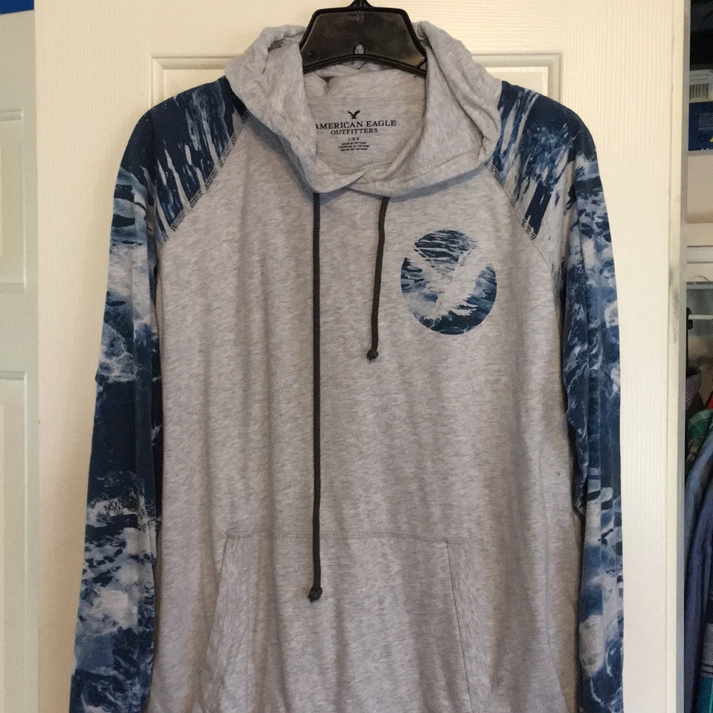 American Eagle knit pullover with hood